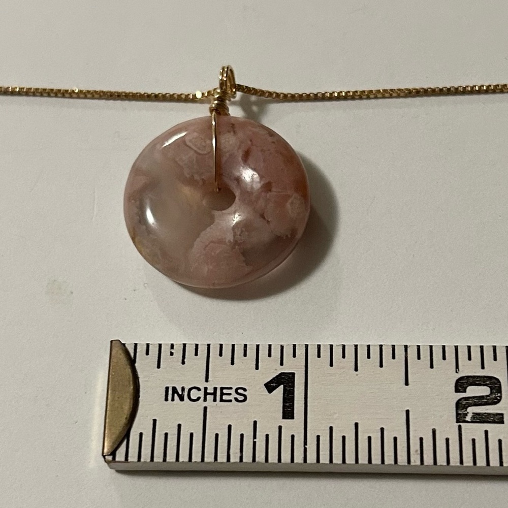 Rose Quartz Crystal Donut Pendant Necklace (NWT) Retail $58 - Picture 5 of 7